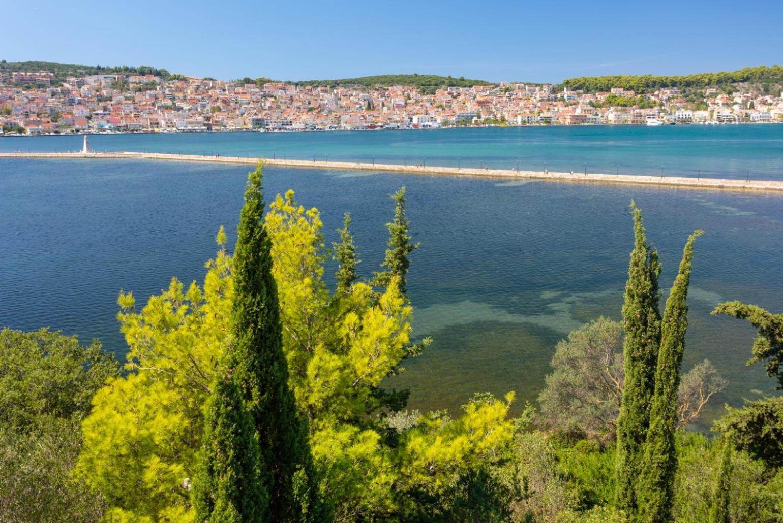 Villa Fedra Poros  ภายนอก รูปภาพ