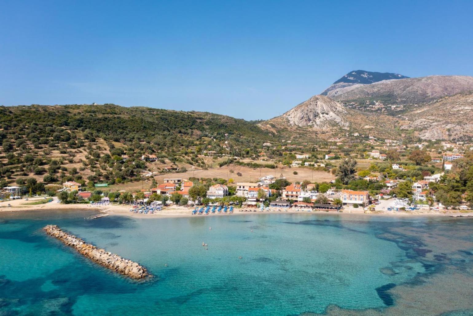 Villa Fedra Poros  ภายนอก รูปภาพ