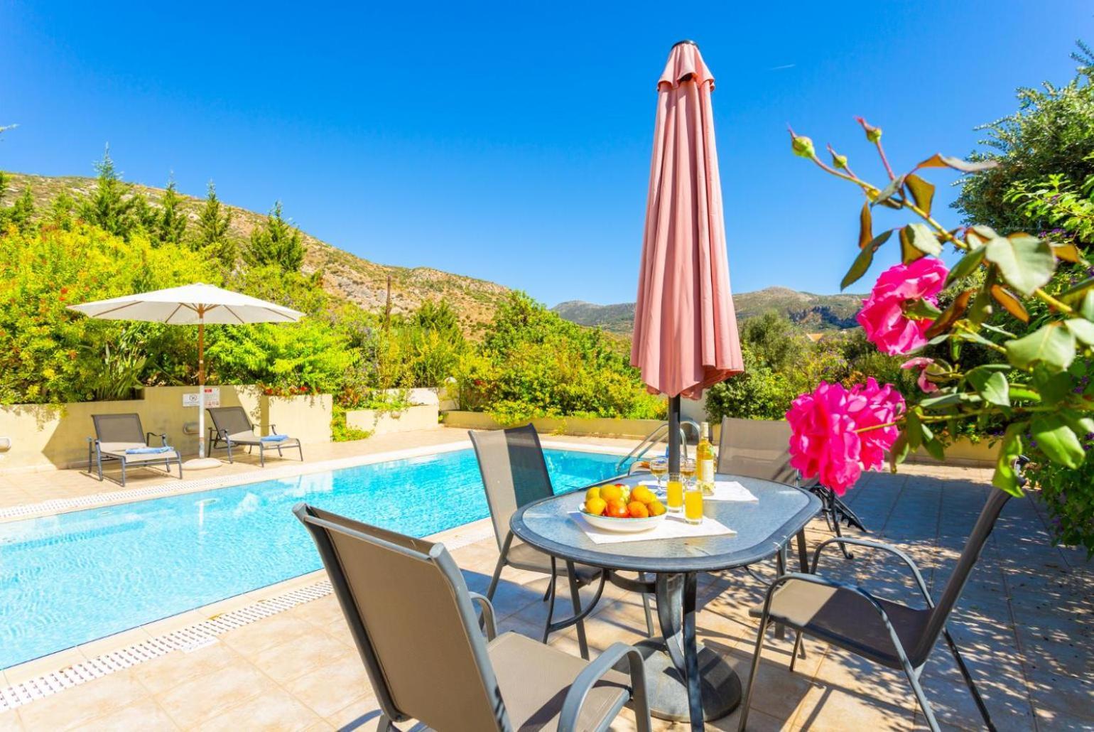 Villa Fedra Poros  ภายนอก รูปภาพ